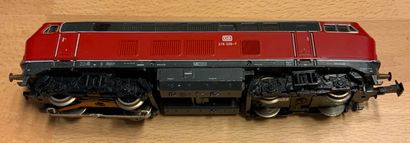 null 
[MÄRKLIN HO - 3075 Deutsche Bahn 216 025-7 Diesel Locomotive.

在盒子里，有组装说明。...