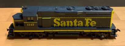 null 
[ATHEARN HO - 4205 Santa Fe GP-35 #1347 Diesel Locomotive.

未完成。在原箱中（标签贴在箱...