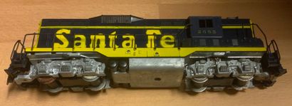 null 
[ATHEARN HO - 3156 Santa Fe GP9 #2685 Diesel Loco.

放置在一个错误的盒子里。未经测试。


放在另一个系列的盒子里。


TOGETHER...