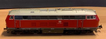 null 
[MÄRKLIN HO - 3075 Deutsche Bahn 216 025-7 Diesel Locomotive.

在盒子里，有组装说明。...