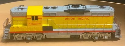 null 
[ATHEARN HO - 3154 Union Pacific GP9 #130 Diesel Loco.

In the original box...