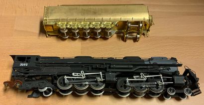 null 
[蒸汽机车] BOWSER HO - 4-6-6-4挑战者铰接式蒸汽机车和招标。

机车已上漆，火车头未上漆。原装在盒子里（有污损，盖子上贴了2个小...