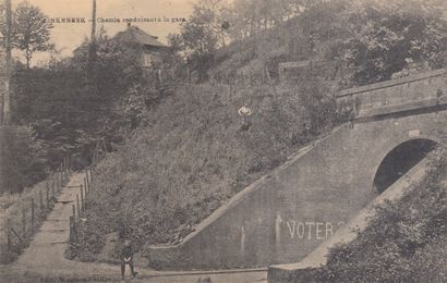 null 
LINKEBEEK. Environ 160 cartes postales, époques diverses.

