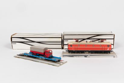 null 
[SGP - Meeting of 2 models, placed on base, in their original box.

1 Austrian...