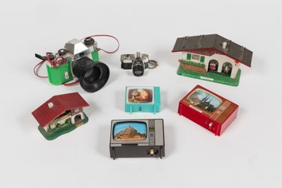 null 
MINI VIEWERS, in the form of camera or television or small house. Various manufactures....