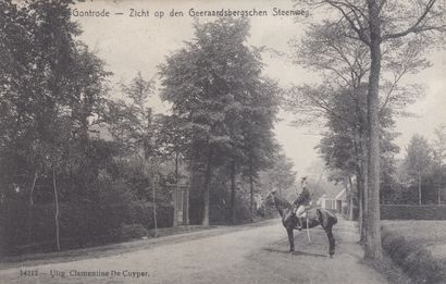 null 
EASTERN FLANDERS. About 85 postcards. 

