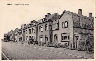 null PROVINCE OF ANTWERP. Set of approximately 280 postcards, various periods. Some...