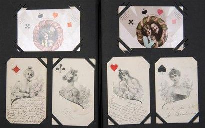 null [Cartes à jouer] - Cartes postales sur le thème des jeux de cartes. Album in-4,...