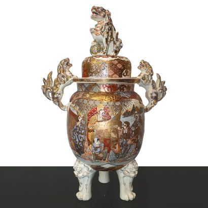  Vase poutiche japonais avec chiens Pho, Satsuma H cm 43 
Décoration en or pur et... Gazette Drouot