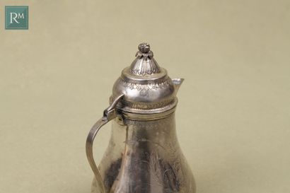 Cafetière en argent 
TURKEY, OTTOMAN ART, late 19th-early 20th CENTURY









Small...