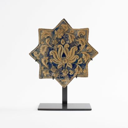 Étoile au lotus 
Iran, Il-Khanid art, 14th century









Covering tile in the...