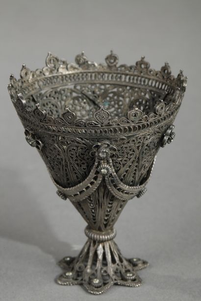 DEUX ZARFS EN ARGENT FILIGRANÉ 
Turkey, Ottoman art, 19th century









Two silver...