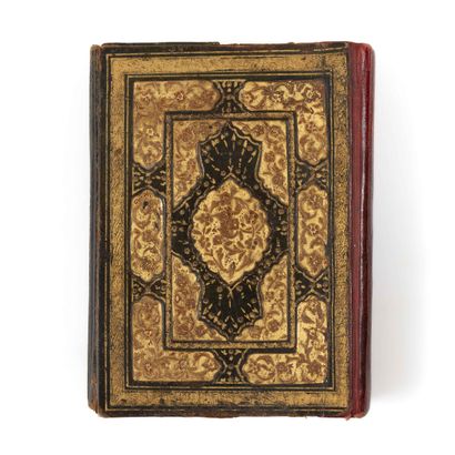 Petit Coran ottoman XIXth century

Arabic manuscript on paper. 15 ll. per page, written...