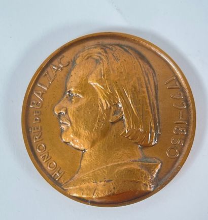  Louis Patriarche.
Honoré de Balzac.
Médaille en bronze, diamètre 67mm, 162g.
Au... Gazette Drouot
