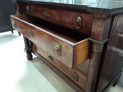 null Chest of drawers with detached columns opening with 4 drawers 

19th century...