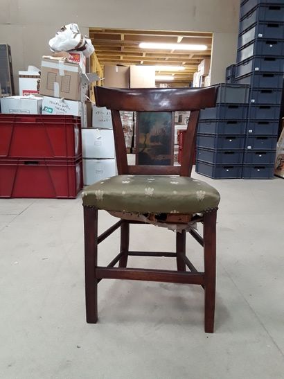 null Lot including : 

- Wooden and veneer chair with painted back (accident) H:...