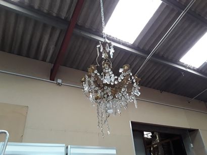 null Gilt bronze chandelier

Louis XV style

Height : 77 cm