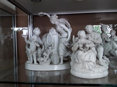 null 4 white porcelain groups 

Accidents and restorations 

Height : 16 to 26 c...