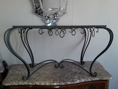 null Coffee table in painted iron with an eglomerate glass top