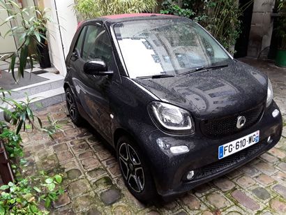 null VP SMART FORTWO CABR de couleur Noire 

Carburant : ES 

Puissance Administrative...