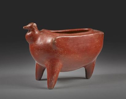 null Tripod vase Red bird 

Terracotta

Pre-Columbian style

H. 20 cm - L. 17 cm...