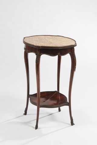 null Small round mahogany and mahogany veneer table with ormolu ornamentation, four...