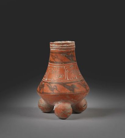 null Vase Tripode oiseau 

Dans le style Précolombien

H. 18 cm Diam. 13 cm