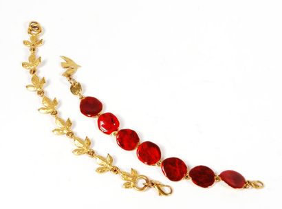 null Inès de LA FRESSANGE 

Gold-plated metal bracelet with links showing three-lobed...