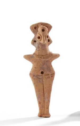 null * Idole oiseau stylisée parée d’un collier. Argile. Art Syro-Hittite, IIe millénaire...