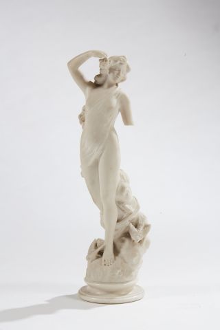null Bather on a terrace 

Proof in white marble signed I. BATIGLIA Firenze 

H....