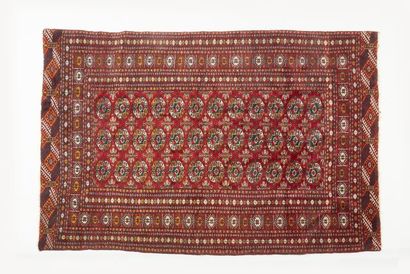 null Caucasian carpet with red background and geometric patterns 

183 x 126 cm