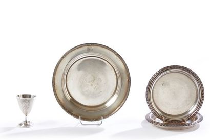 null Set in 925/00 silver comprising: bread plate, ribboned filet model (D. 18 cm),...