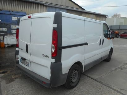 null CTTE RENAULT TRAFIC de couleur Blanche 

Carburant : GO 

Puissance Administrative...