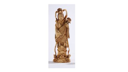 null Statuette en ivoire marin sculpté représentant Moso Biwa

Vers 1930

H. 14 ...