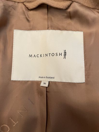 null MACKINTOSH 

Trench coat in beige wool.

T. 36

Shoulder width 39 cm, sleeve...