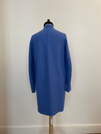 null HARRIS WHARF LONDON

Manteau en laine bleue.

T. 38 IT 

Largeur aux épaules...
