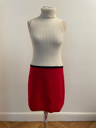 null Sleeveless black and white color block wool tube dress with turtleneck.

T....