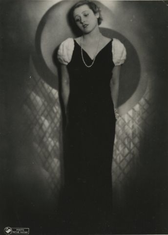  Photographe non identifié. Rosine Deréan (1910-2001), comédienne, vers 1930. Quatre...
