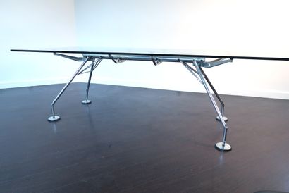 null Norman FOSTER (1935) for TECNO

Nomos table

Model created in 1986

Glass top...
