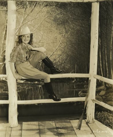  Photographe non identifié. Hedy Lamarr, vers 1940. Deux (2) tirages argentiques...