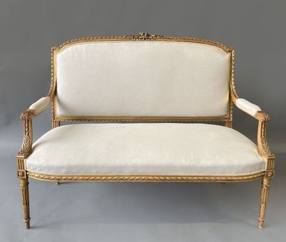 null Rectangular bench with gilded wood and stucco back decorated with acanthus leaves,...