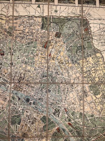 null DOSSERAY, J. Map of Paris in 20 districts with changes in street names. Paris,...