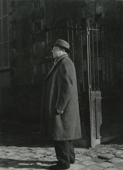 null 
Photographe non identifié. Jean Gabin sur le tournage du film « Maigret et...