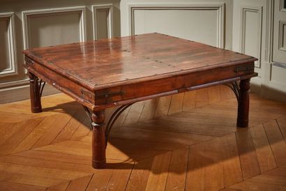 null Indian work

Coffee table in natural wood and ironwork

The tray of square form

40...