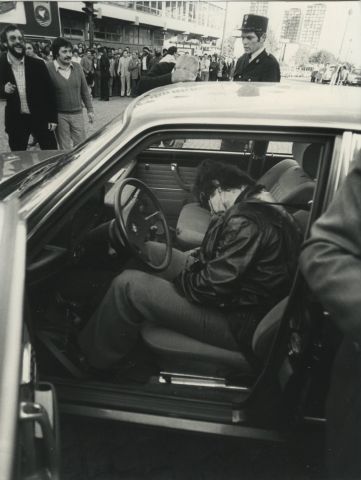 null Photographe non identifié. Mesrine abattu, 2 novembre 1979. Tirage argentique...