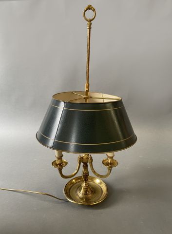 Lampe bouillotte en bronze doré à trois bras...