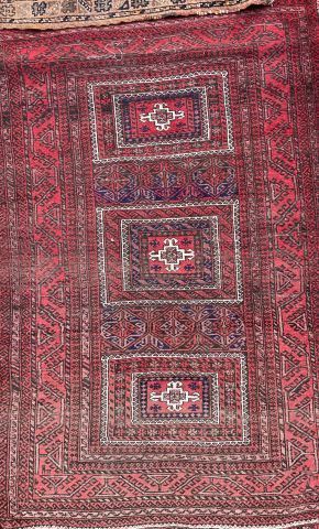 null Lot including 7 mechanical wool carpets in use