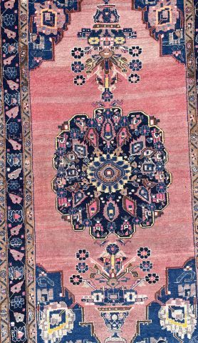 null Lot including 7 mechanical wool carpets in use