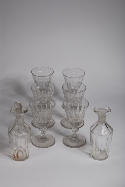 null BACCARAT : lot comprenant 3 verres en cristal modèle Harcourt et bonbonière...