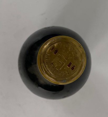 null 1 bouteille Ch. d'Yquem 1956 Etiquette tachée, abimee, niveau légèrement ba...